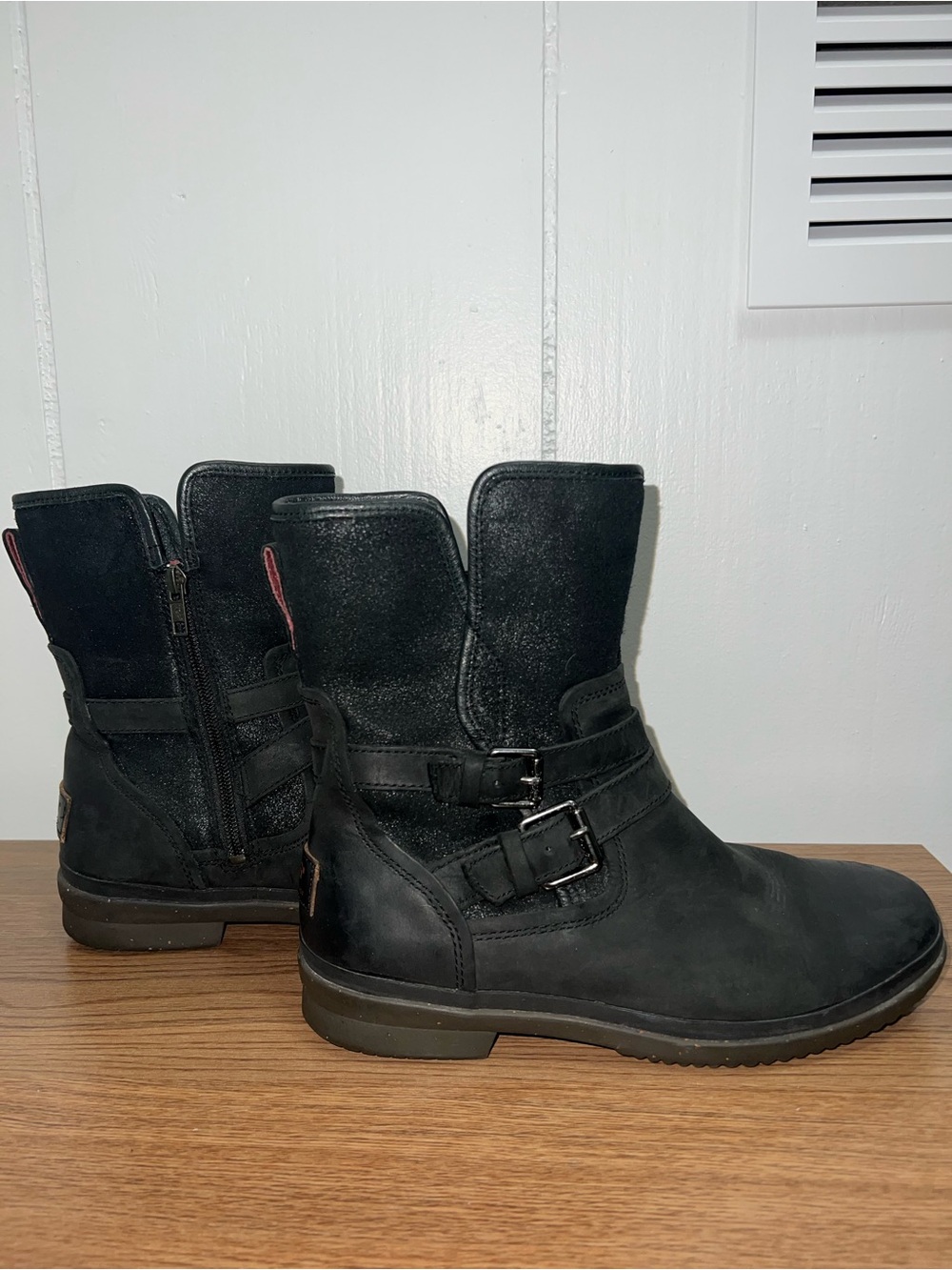 UGG Simmens Boot 1008439 Women Sz 9 Black Waterproof Leather Harness - Picture 2 of 10